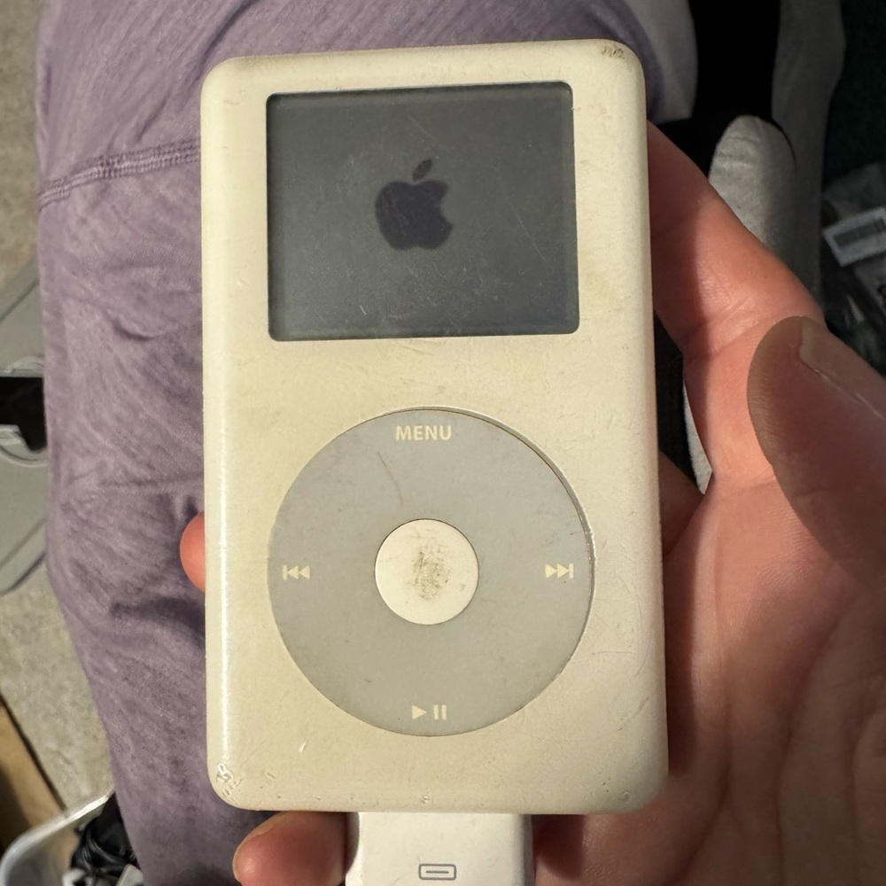 Apple 40 GB iPod 4th Generation Click Wheel  Portable Media Player